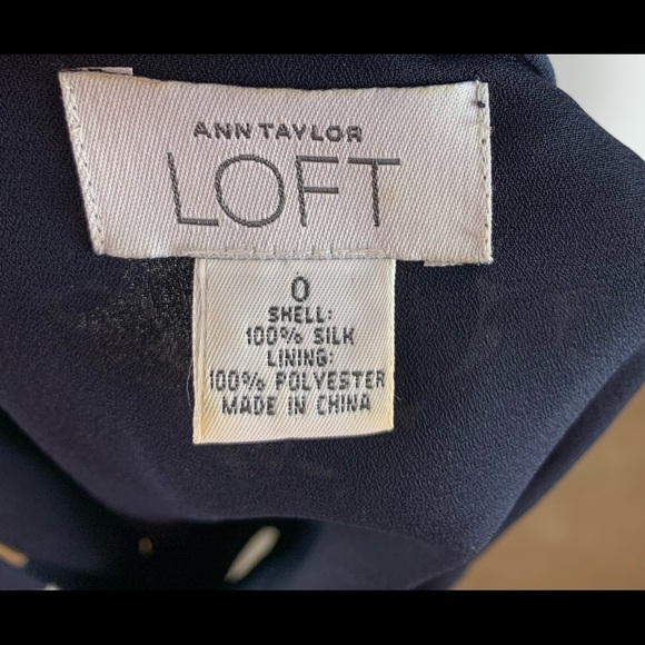 Ann Taylor Loft Sleeveless V Neck Blouse- Sz 0 - Picture 8 of 8